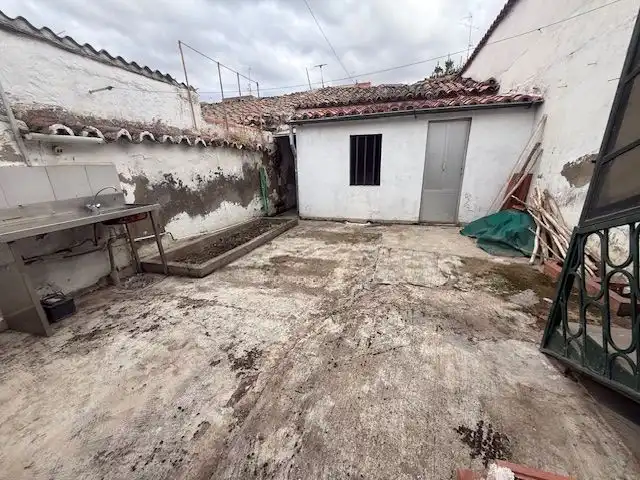 Exterior view of Houses for sale in Peñaranda de Bracamonte  with Storage room