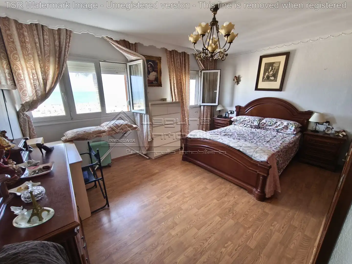 Habitación de Piso en venta en Cádiz con Aire acondicionado, Terraza y Piscina comunitaria