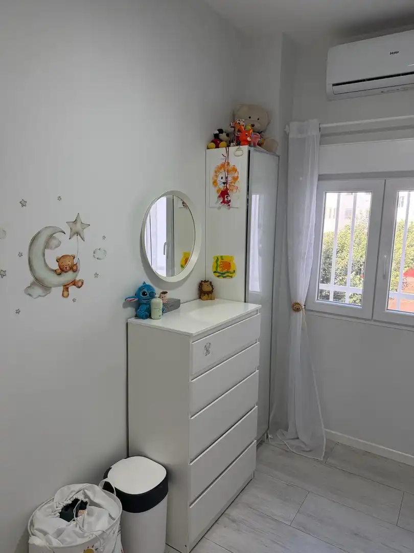 Bedroom of Flat for sale in Sevilla  with Balcony