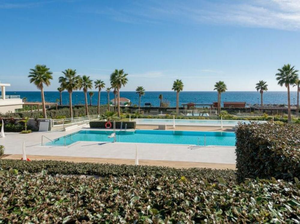Piscina de Planta baja en venta en Estepona con Aire acondicionado, Terraza y Trastero