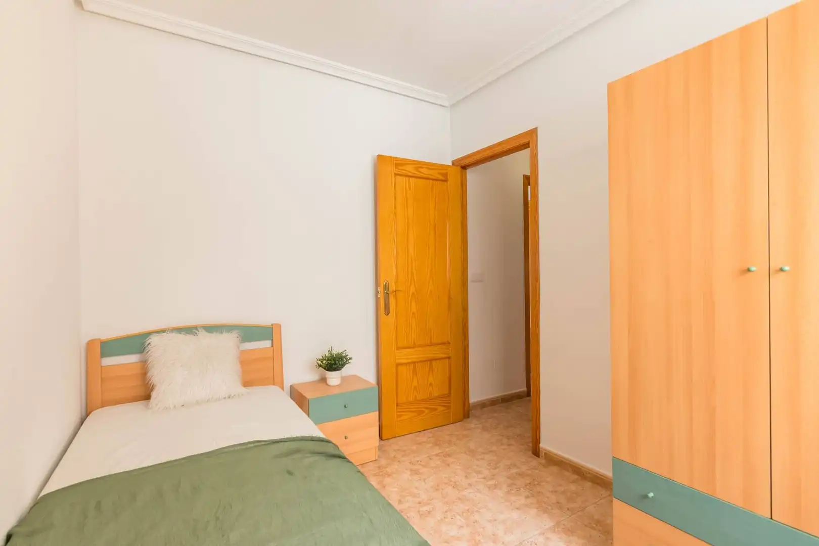 Habitación de Apartamento en venta en Murcia con Aire acondicionado, Trastero y Amueblado