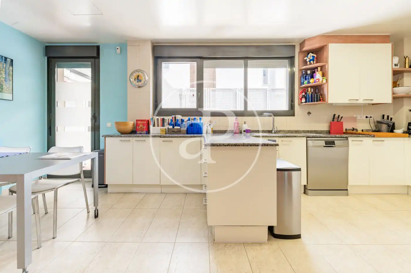 Cocina de Casa adosada en venta en Madrid con Aire acondicionado, Calefacción y Jardín privado