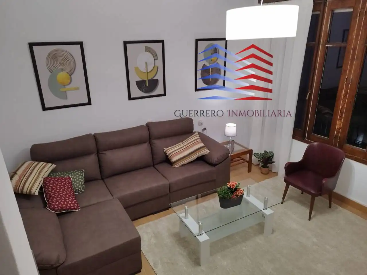 Sala de estar de Piso de alquiler en O Carballiño   con Calefacción, Parquet y Amueblado