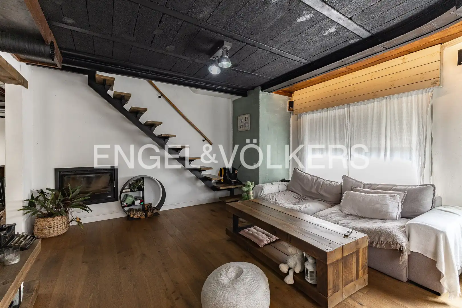 Sala d'estar de Casa o xalet en venda en Mollet del Vallès amb Aire condicionat, Calefacció i Parquet
