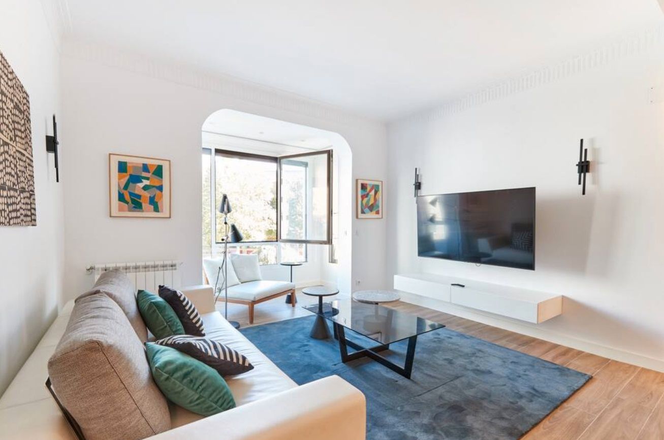 Sala d'estar de Apartament de lloguer en  Pamplona / Iruña amb Aire condicionat, Calefacció i Parquet