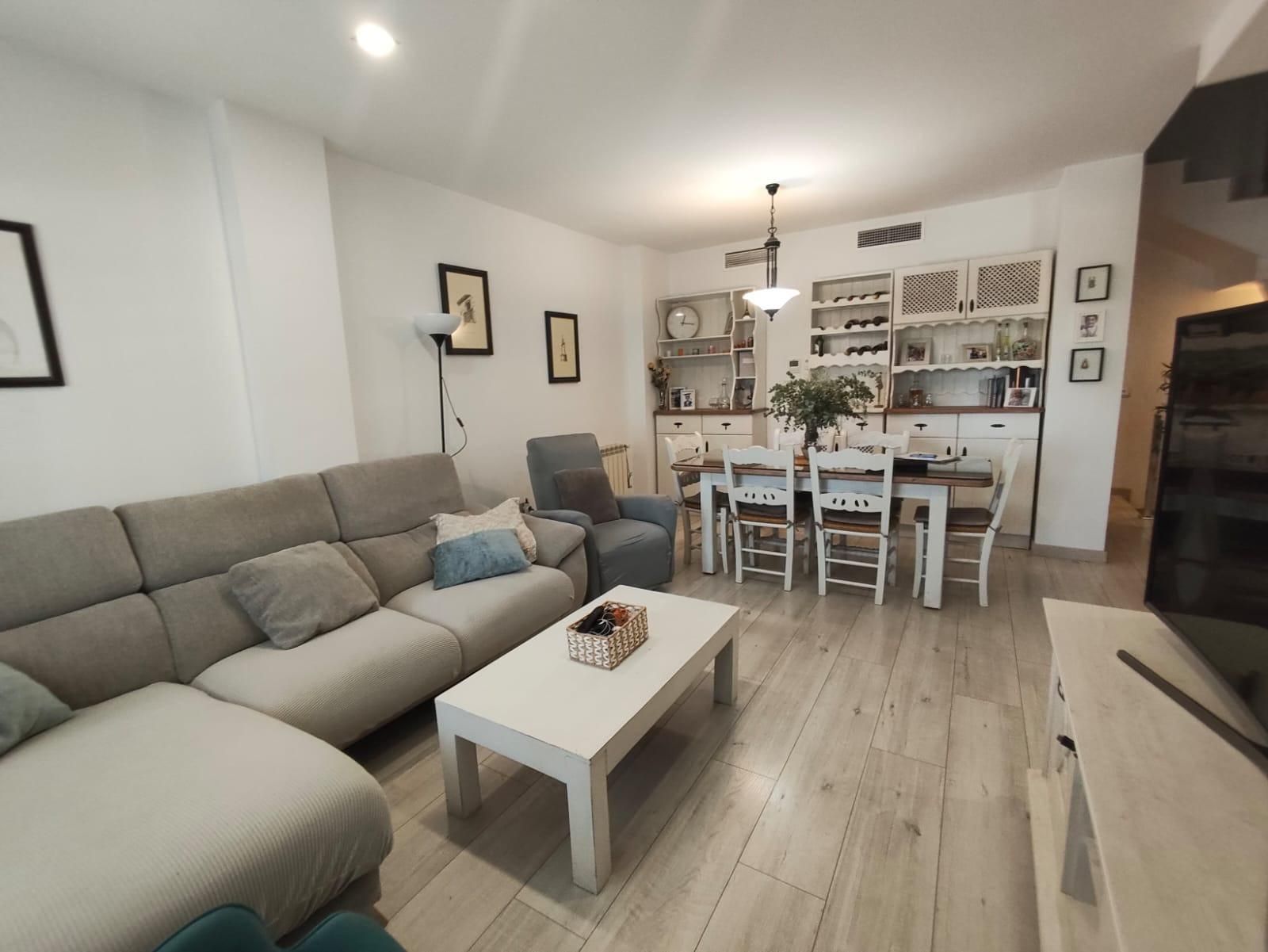 Living room of Single-family semi-detached for sale in Cáceres Capital