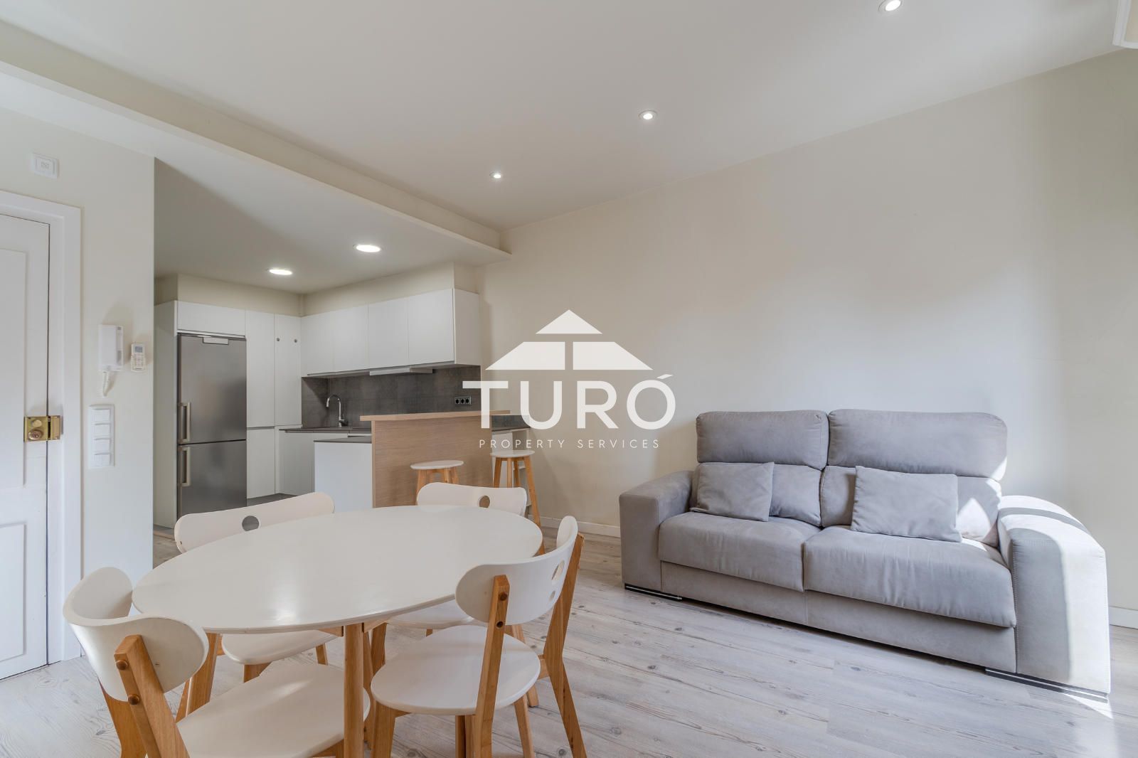 Living room of Flat to rent in Girona Capital  with Air Conditioner, Heating and Furnished