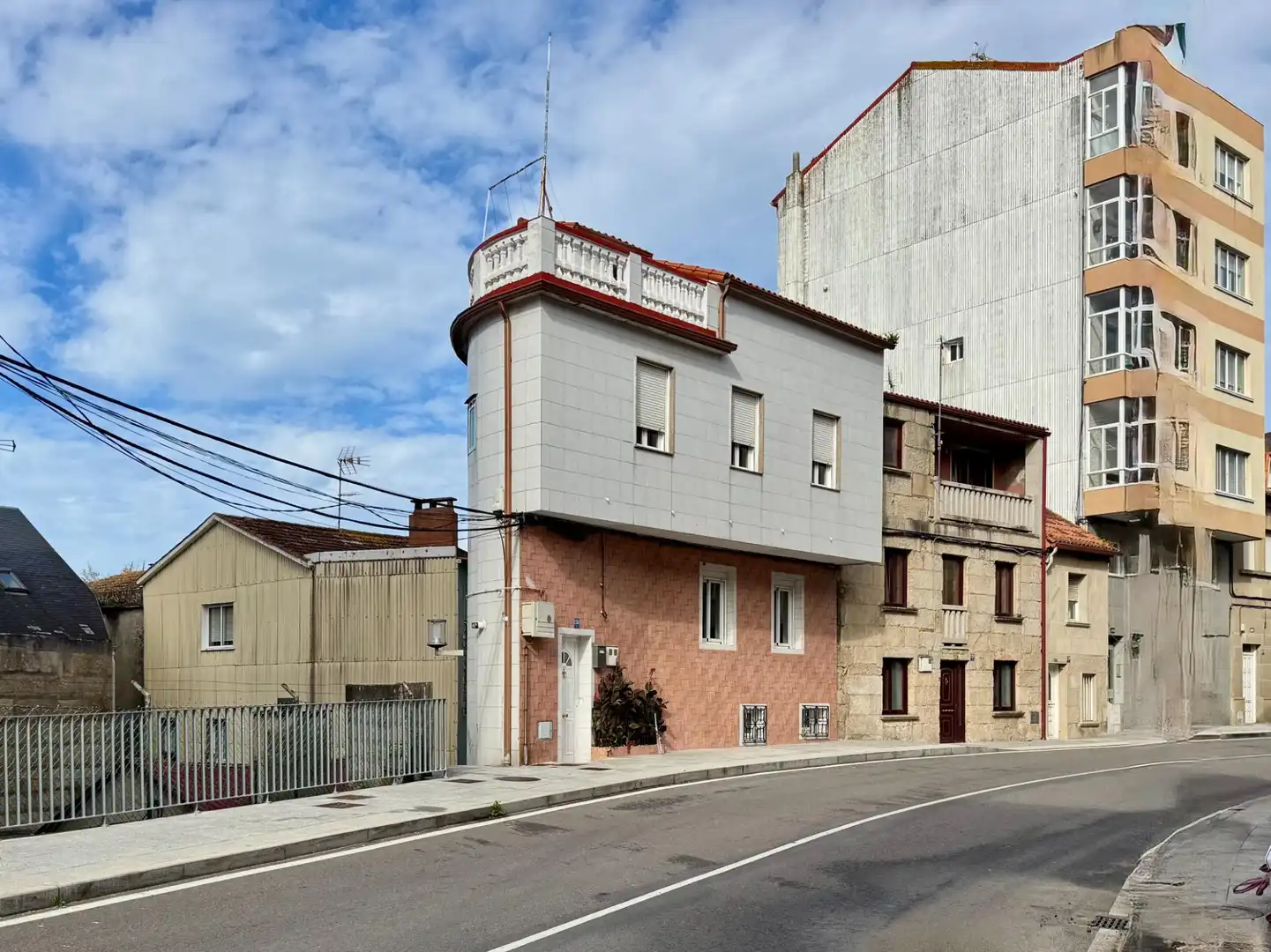 Exterior view of Houses for sale in Pontevedra Capital   with Heating, Terrace and Storage room