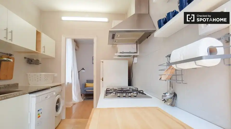 Cocina de Piso para compartir en Barcelona con Aire acondicionado, Calefacción y Terraza
