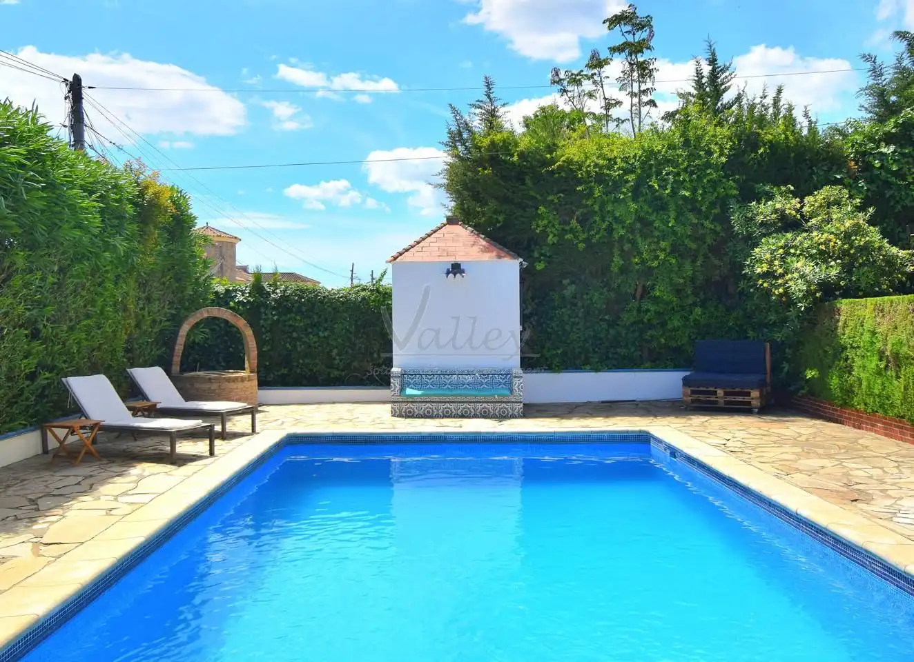 Piscina de Casa o xalet en venda en Los Barrios amb Jardí privat, Terrassa i Traster