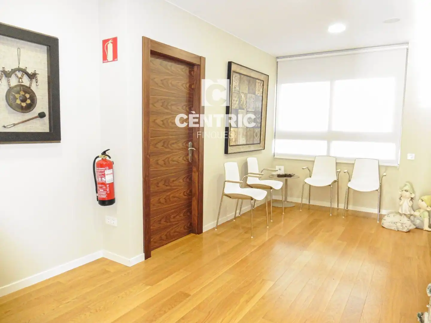 Office for rent in Centre