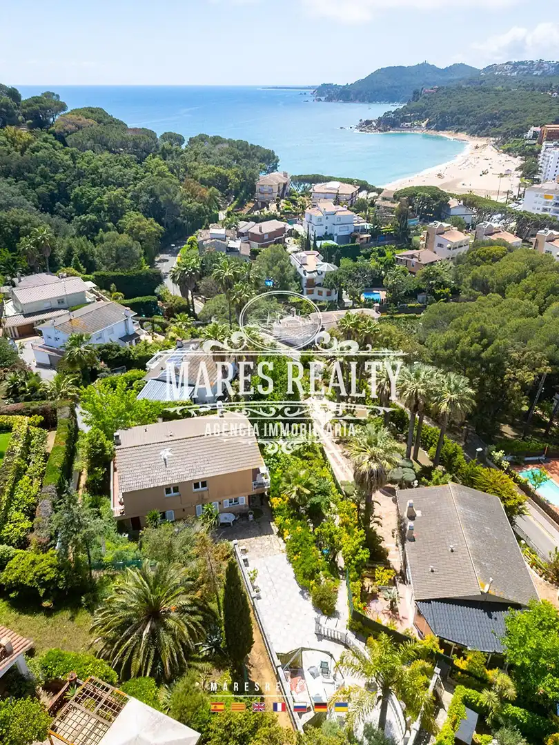 Vista exterior de Casa o xalet en venda en Lloret de Mar amb Aire condicionat, Calefacció i Jardí privat