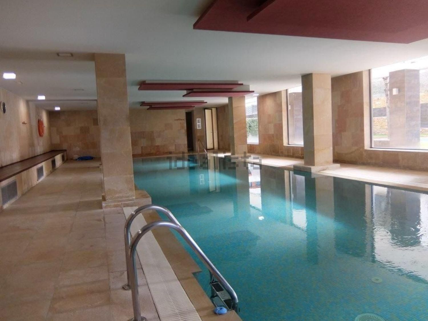 Piscina de Pis de lloguer en  Madrid Capital amb Aire condicionat, Calefacció i Terrassa