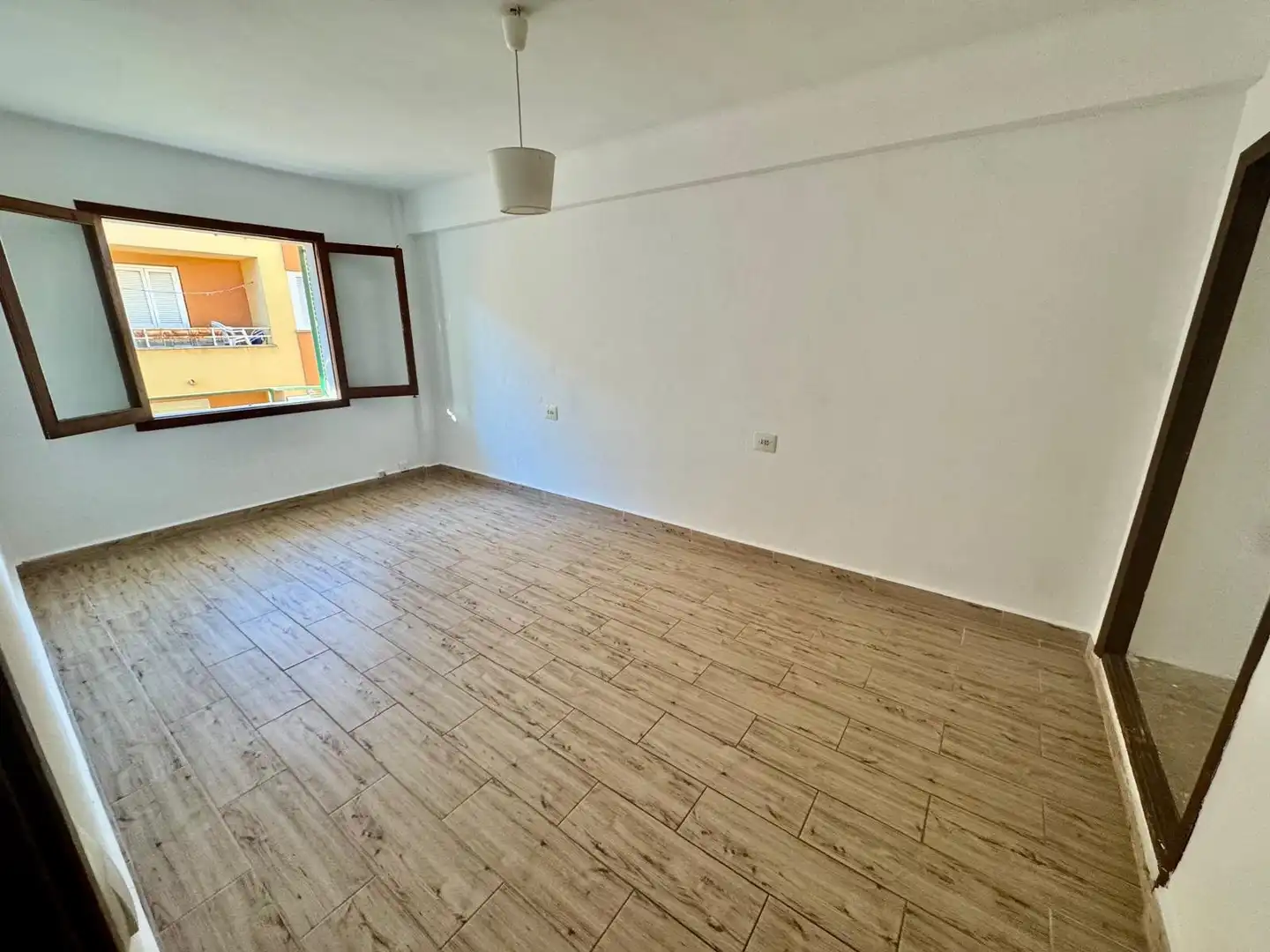 Wohnzimmer von Wohnung zum Verkauf in  Palma de Mallorca mit Klimaanlage, Fernseher und Balkon