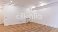 Bedroom of Flat for sale in  Madrid Capital  with Air Conditioner and Heating
