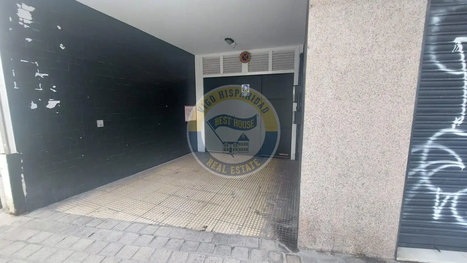 Parking de Piso en venta en Vigo  con Calefacción