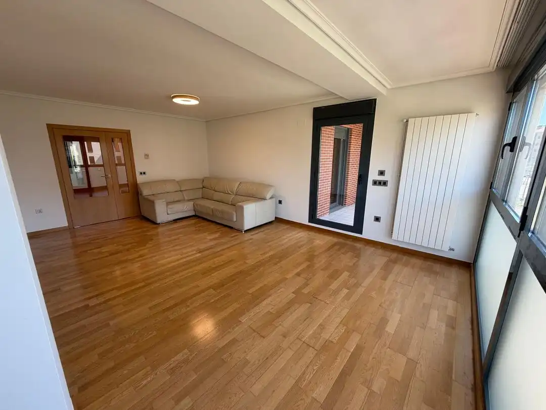 Piso con ascensor en venta en Zabalgana Hiribidea, imagen 2
