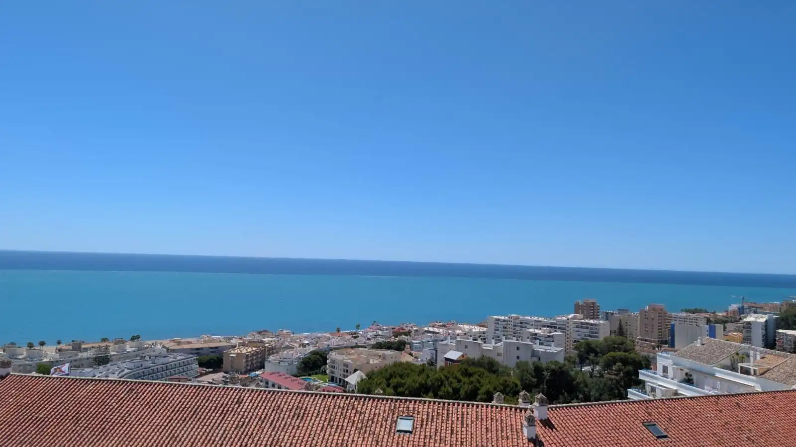 Außenansicht von Wohnung zur Miete in Torremolinos mit Klimaanlage, Heizung und Terrasse