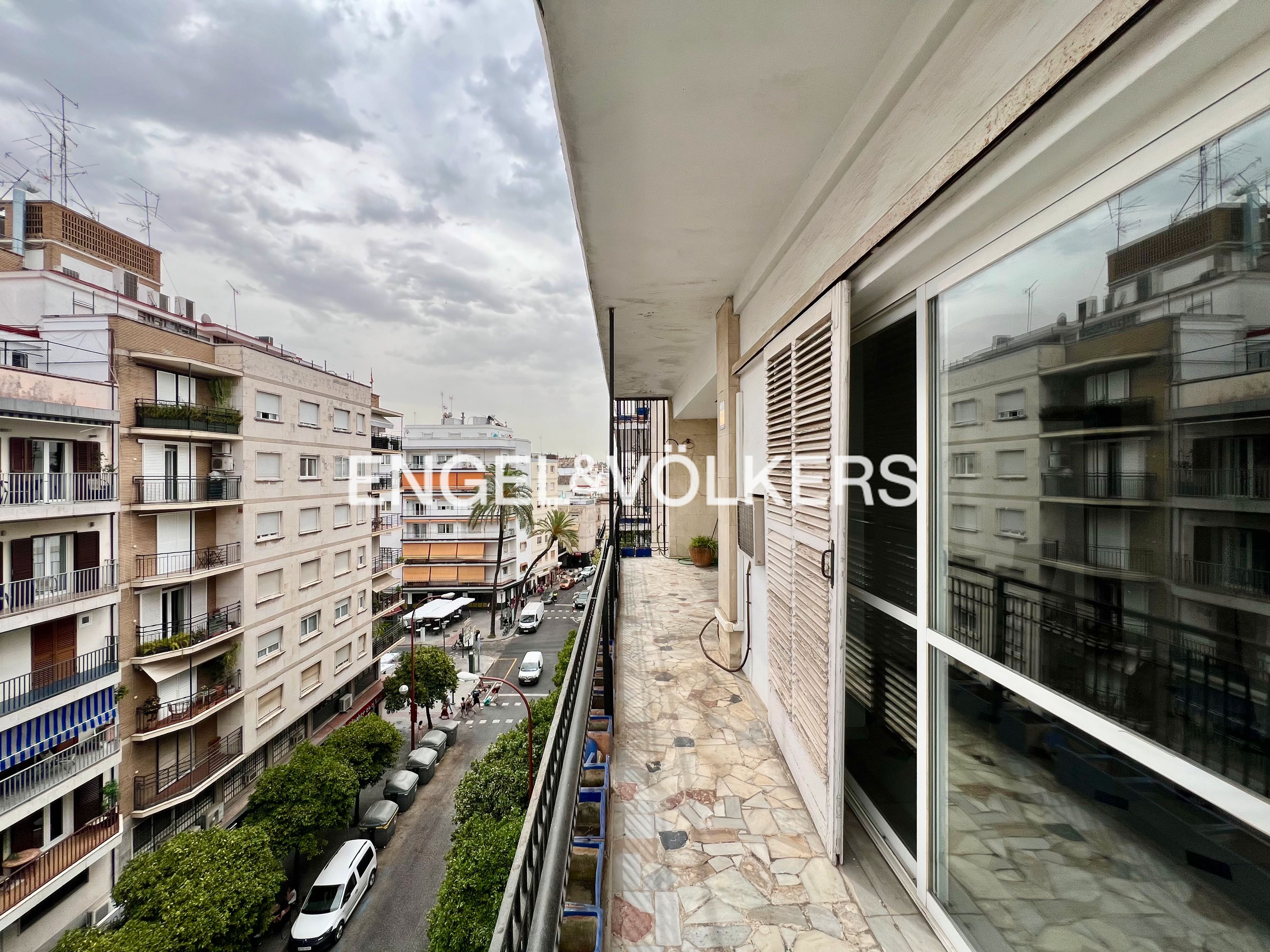 Vista exterior de Apartament en venda en  Sevilla Capital amb Aire condicionat, Calefacció i Terrassa