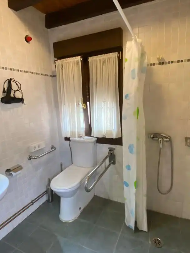 Badezimmer von Gebäude zur Miete in Zaratamo
