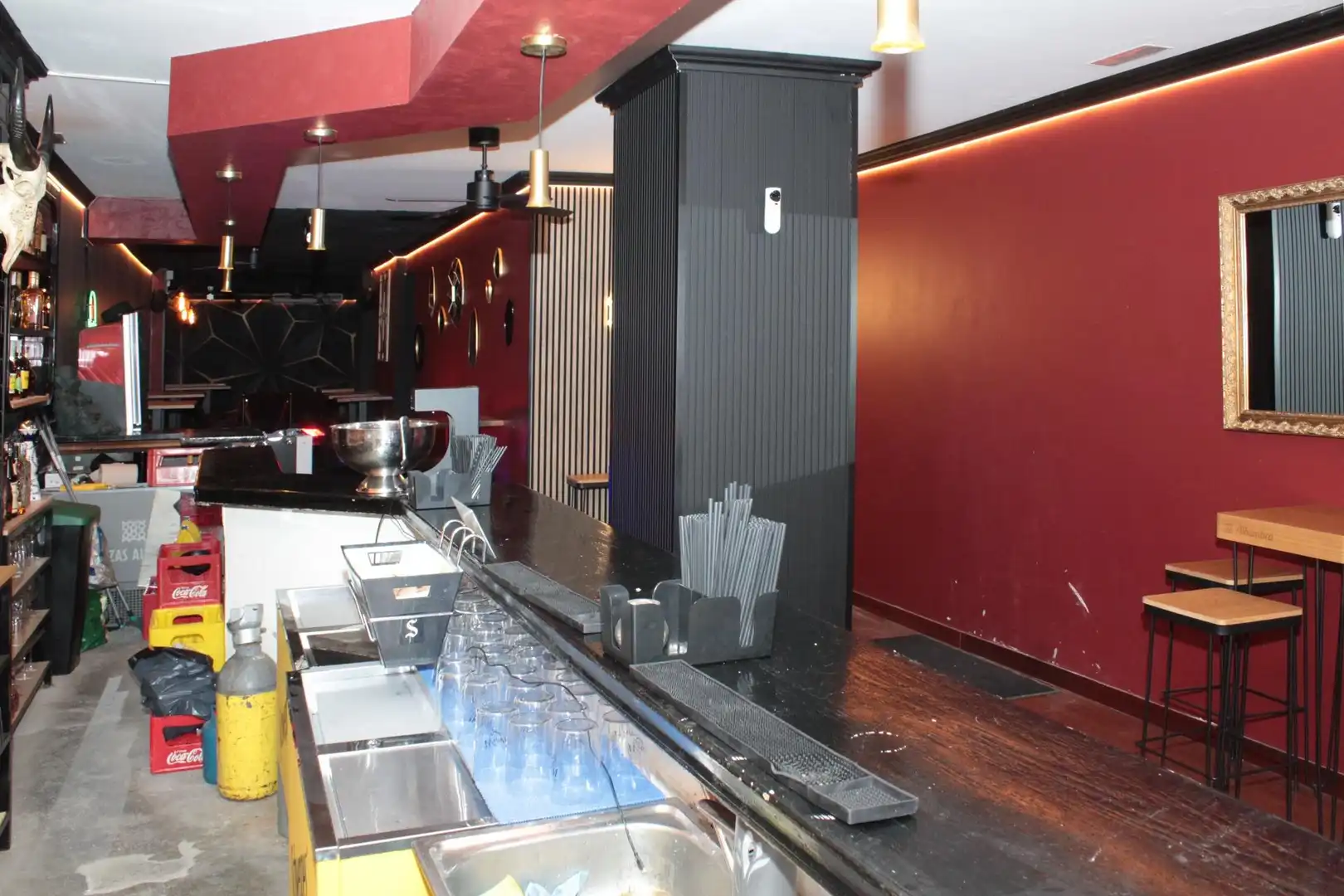 Commercial properties for rent in Calle Betis, Triana Casco Antiguo