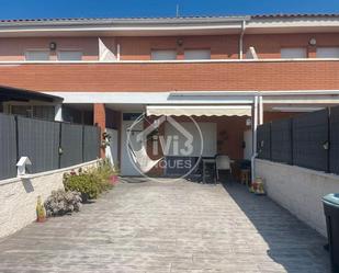 Vista exterior de Casa adosada en venda en Mont-roig del Camp amb Aire condicionat, Calefacció i Terrassa