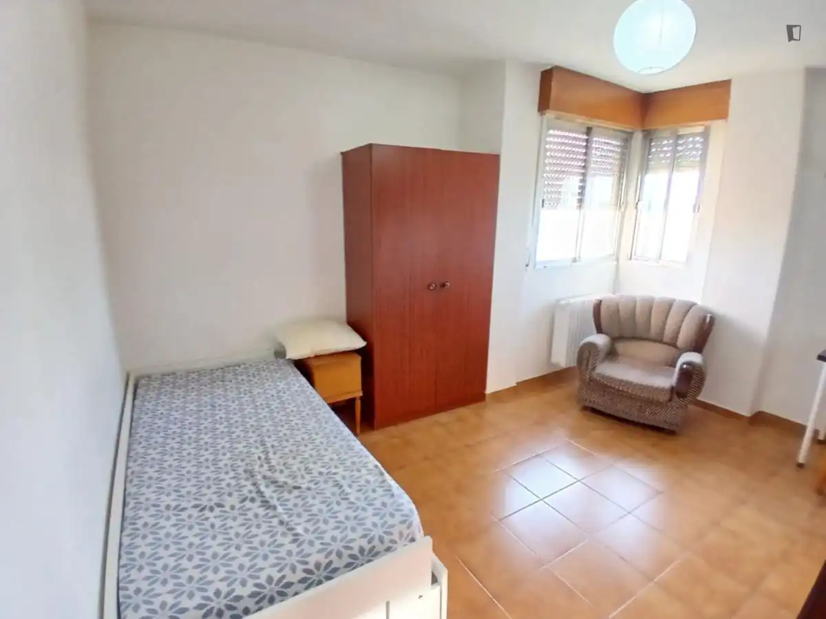 Dormitori de Apartament per a compartir en Valladolid amb Moblat, Forn i Rentadora