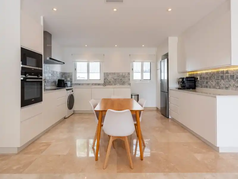 Apartamento con piscina en venta en Benahavís pueblo, imagen 8