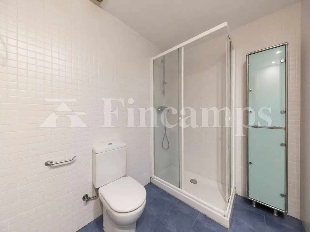 Badezimmer von Wohnung zum Verkauf in Sabadell mit Parkett, Abstellraum und Alarm