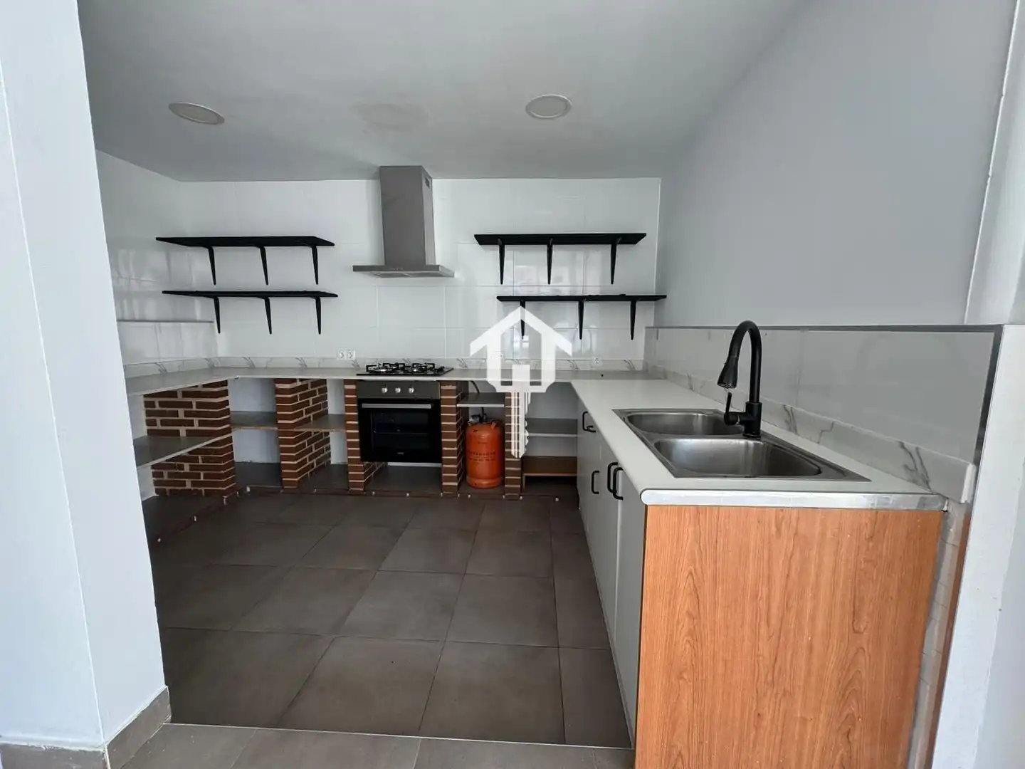 Cocina de Casa adosada en venta en Alicante / Alacant con Terraza, Trastero y Amueblado
