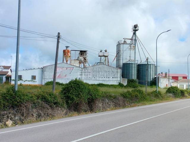 Nave industrial en Venta en Vitigudino