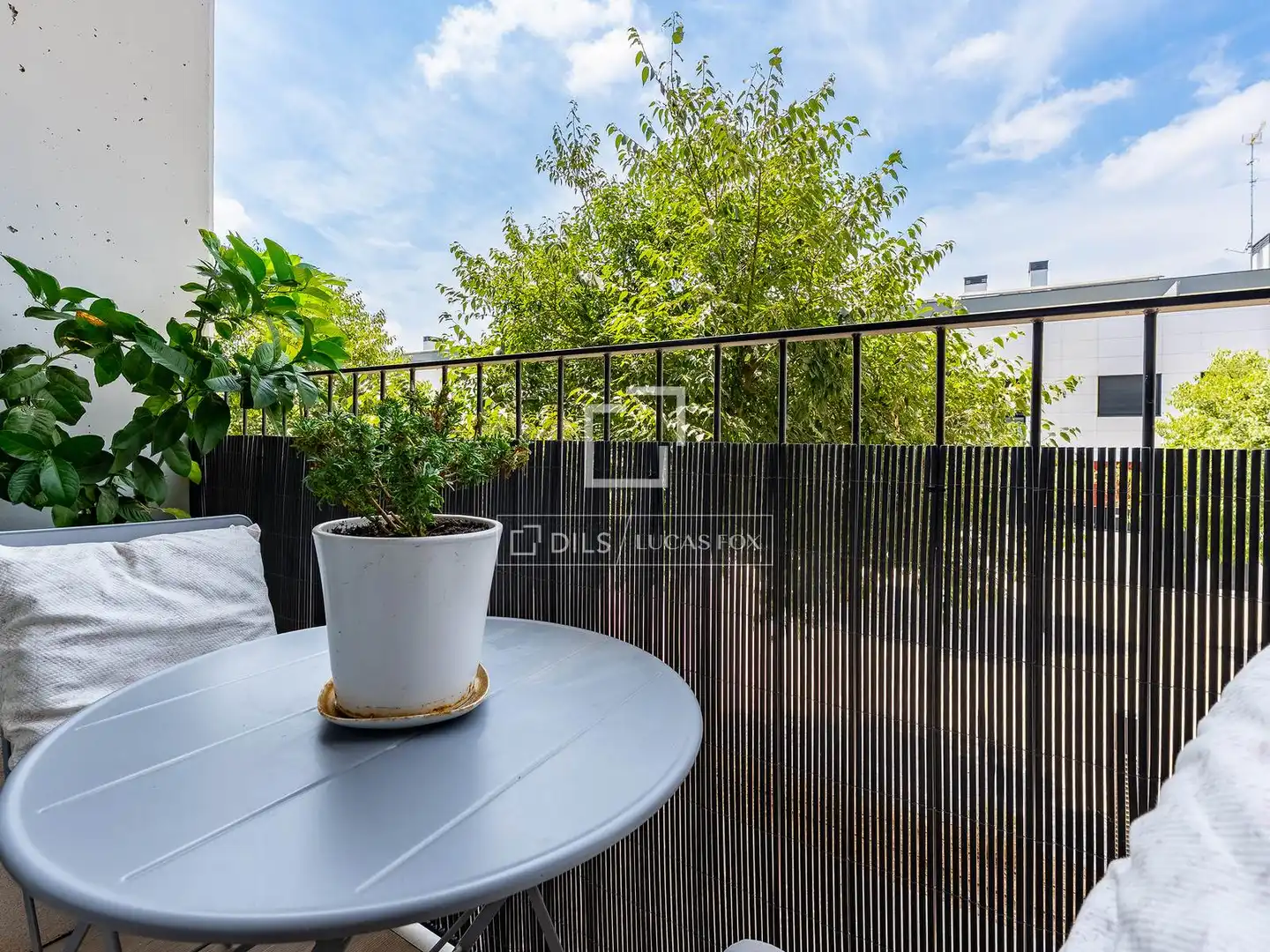 Terrassa de Pis en venda en Sant Just Desvern amb Aire condicionat, Jardí privat i Parquet