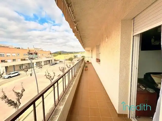 Vista exterior de Pis en venda en Cubelles amb Aire condicionat, Calefacció i Terrassa