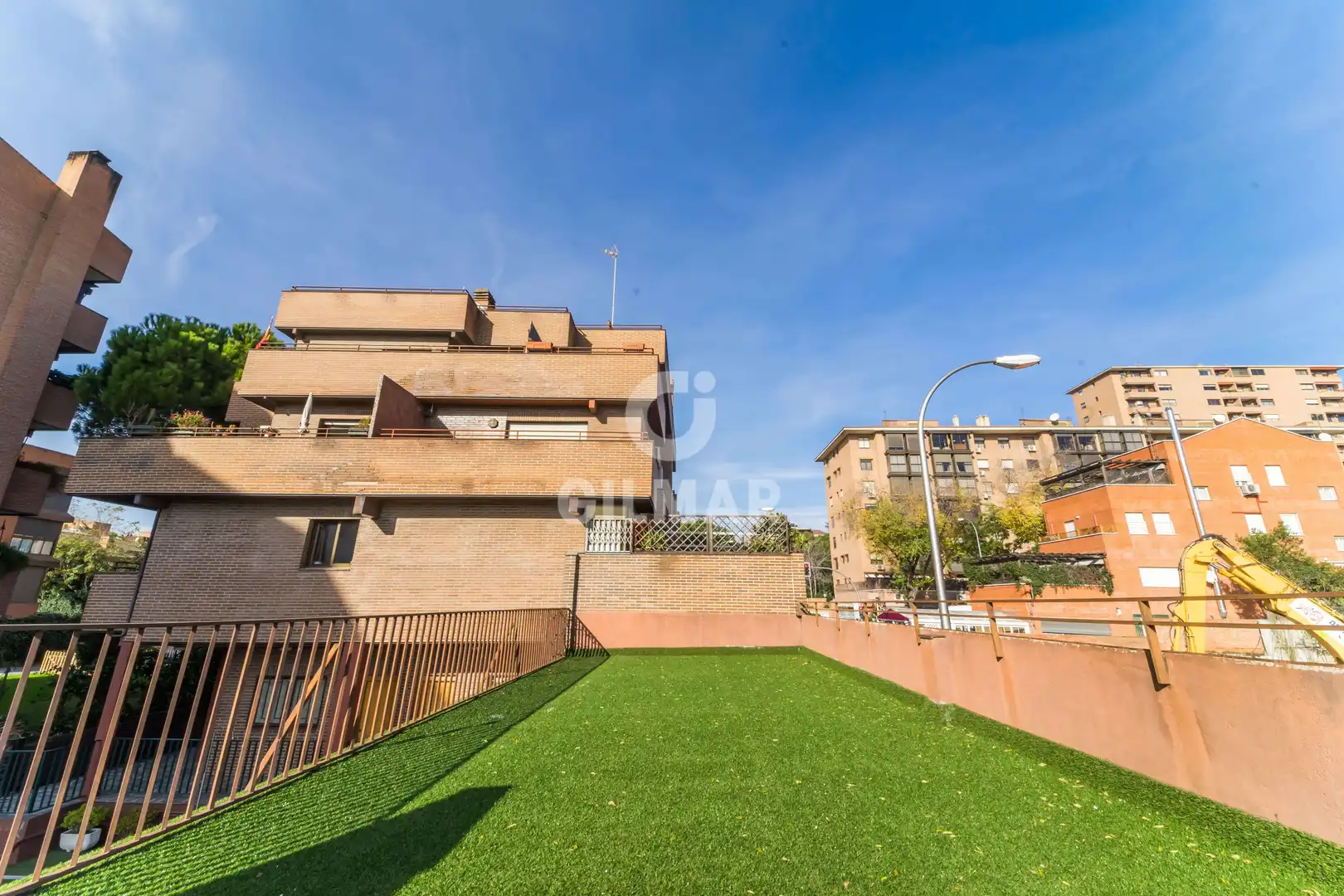 Vista exterior de Estudio en venta en Madrid con Calefacción, Jardín privado y Piscina