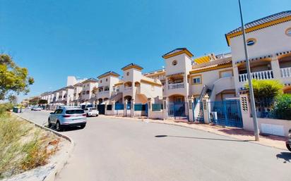 Vista exterior de Casa o xalet en venda en Guardamar del Segura amb Terrassa