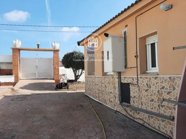 Xalet amb piscina en venda a S SEBASTIAN-PRIORAT