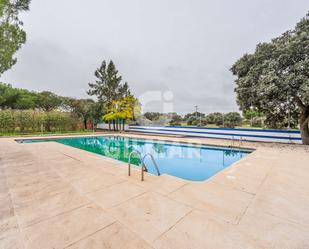 Piscina de Casa o xalet en venda en El Vellón amb Aire condicionat, Jardí privat i Terrassa