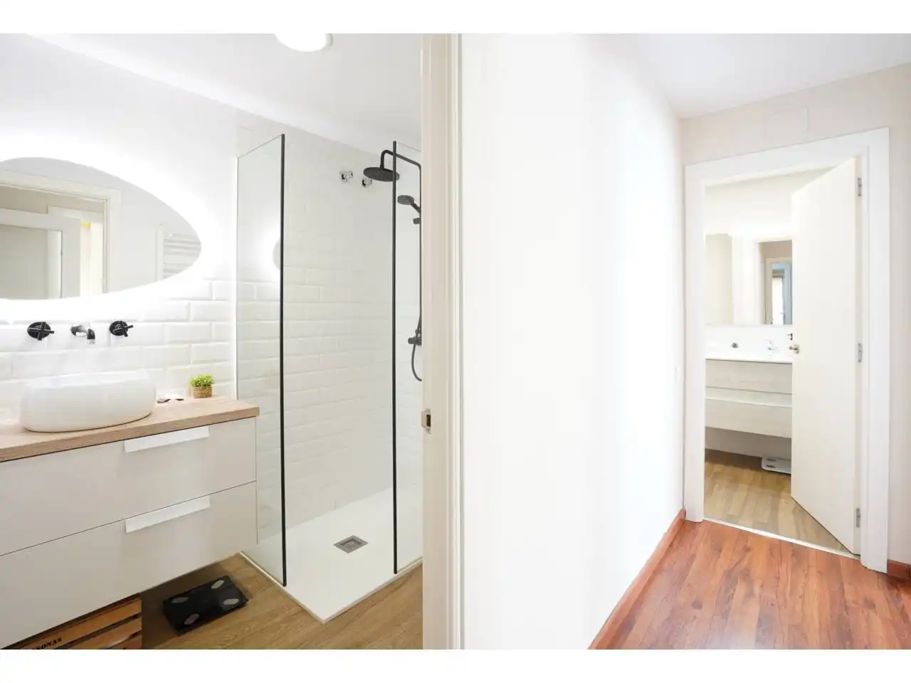 Bathroom of Flat for sale in Polinyà  with Heating, Private garden and Parquet flooring