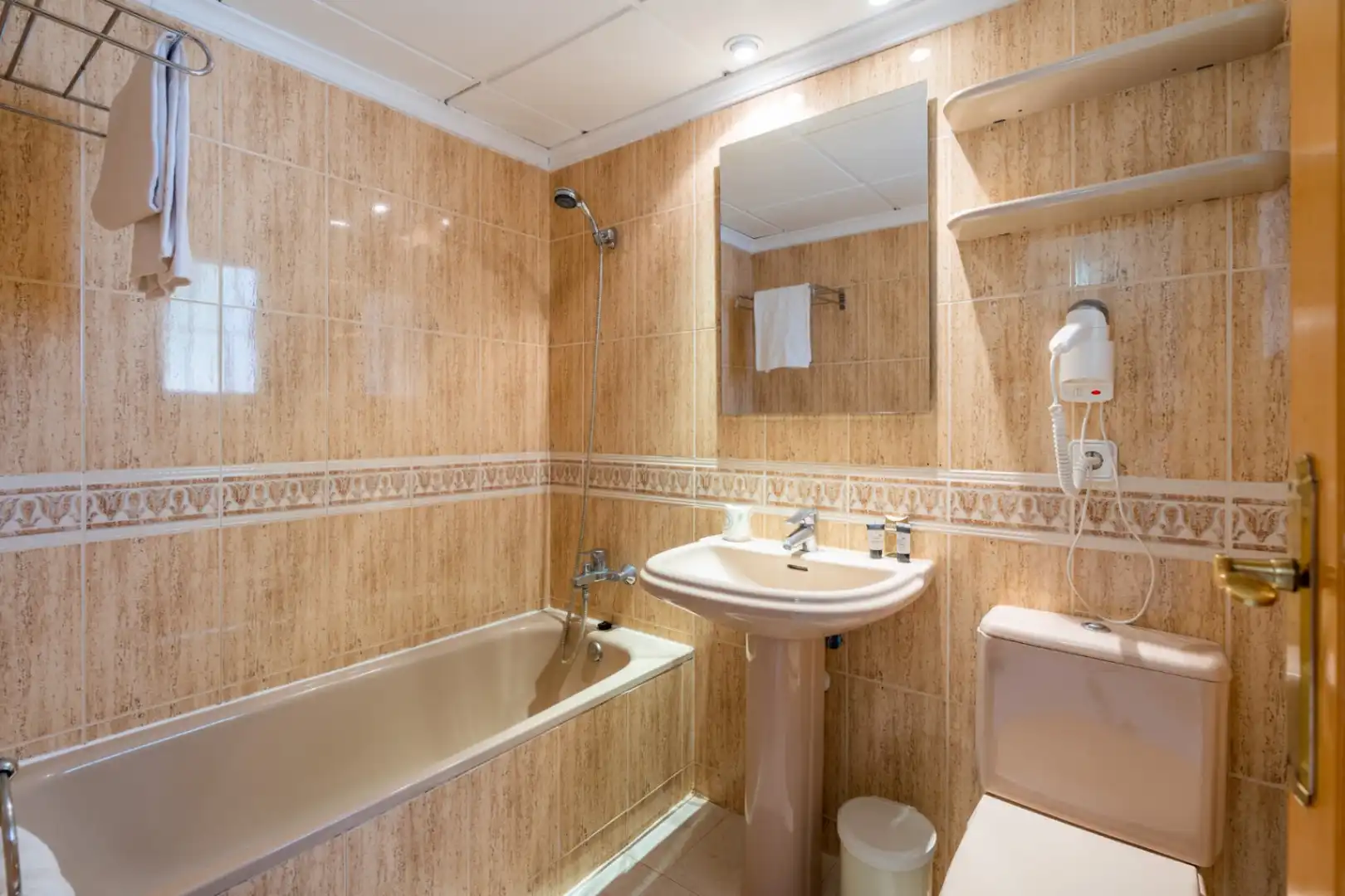 Bathroom of Apartments for sale in Calpe / Calp  with Terrace and Swimming Pool