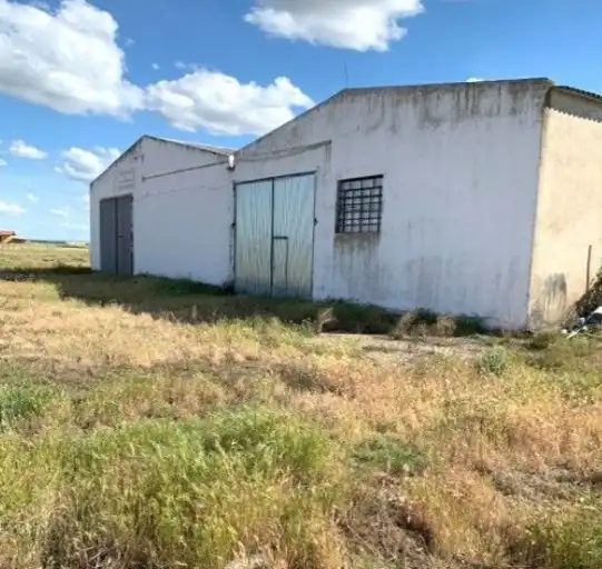 Industrial building for sale in Calle Medina