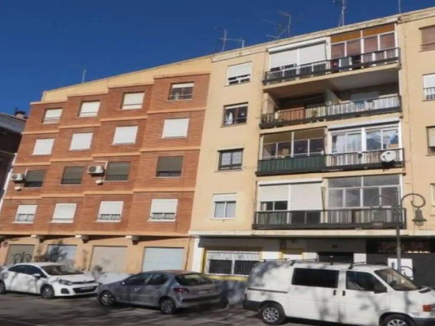 Vista exterior de Pis en venda en Aldaia