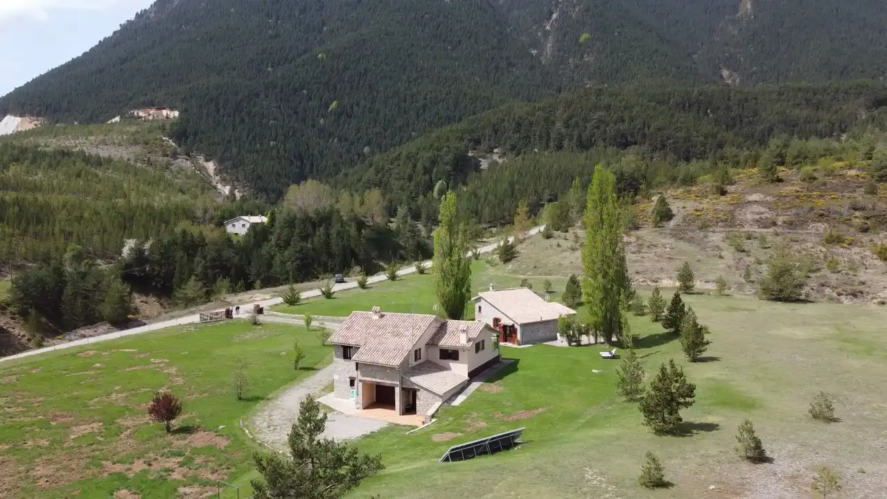 Außenansicht von Country house zum Verkauf in Vallcebre mit Heizung, Privatgarten und Möbliert