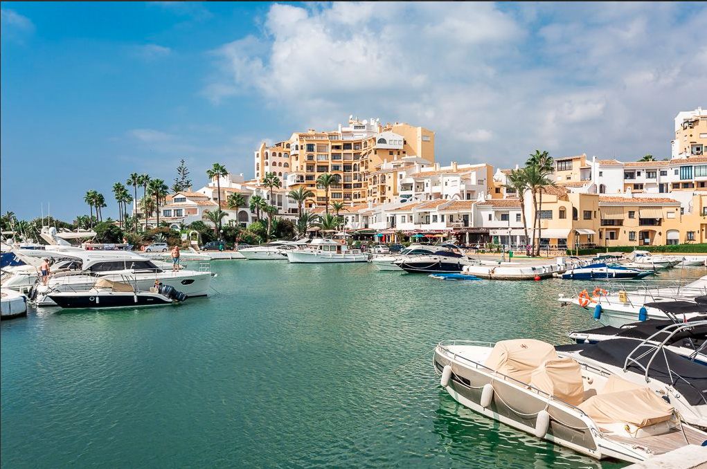 Exterior view of House or chalet for sale in Marbella  with Air Conditioner, Private garden and Swimming Pool