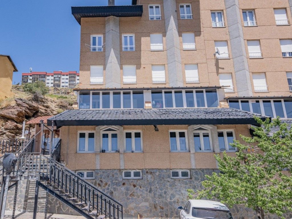 Vista exterior de Apartament en venda en Sierra Nevada amb Terrassa i Moblat