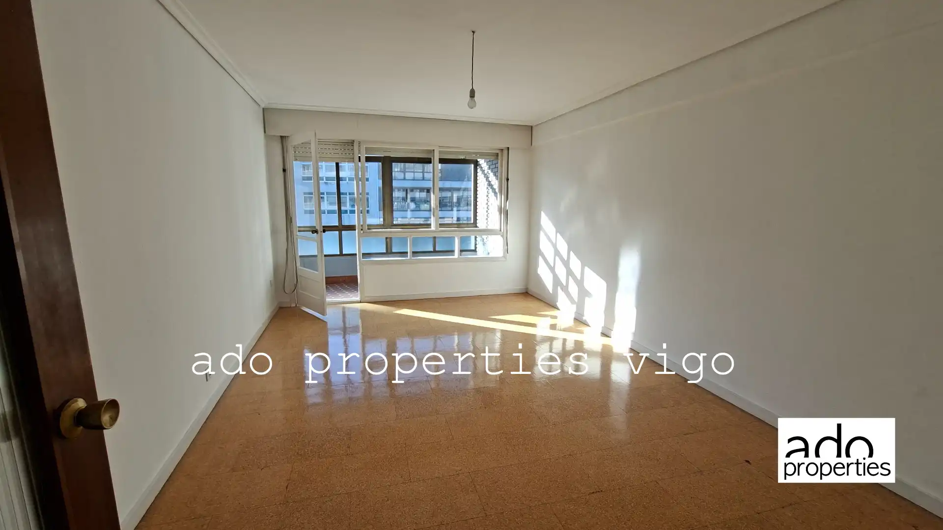 Sala de estar de Piso en venta en Vigo  con Terraza y Trastero