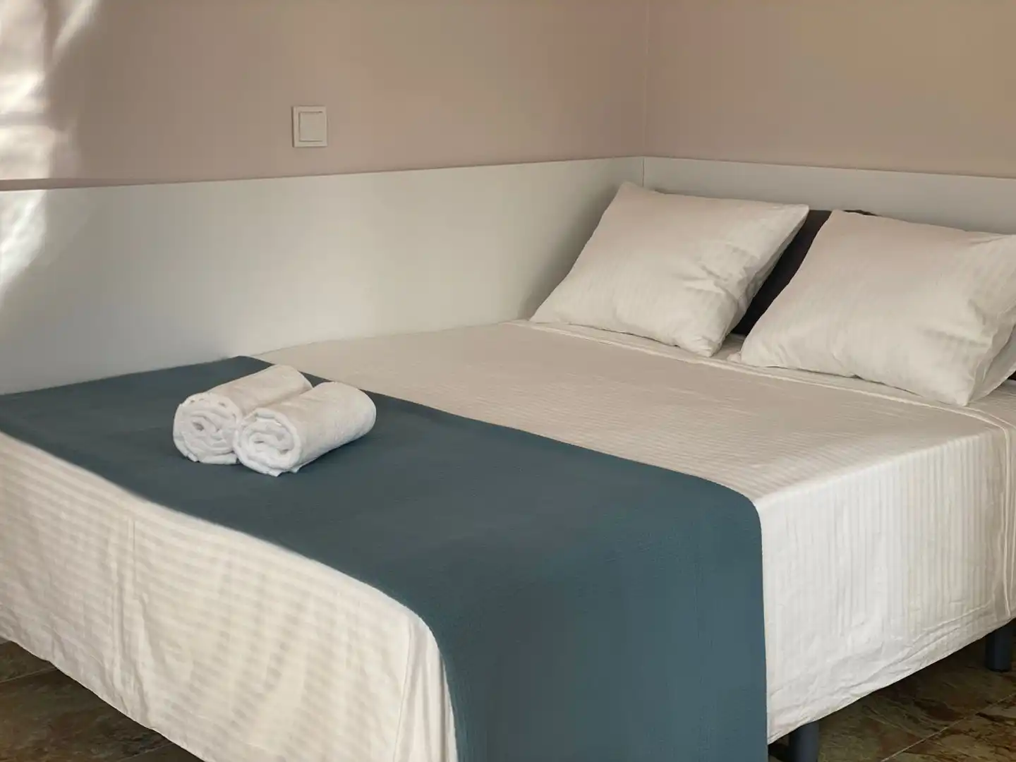 Habitación de Estudio en venta en Torremolinos con Aire acondicionado, Calefacción y Piscina comunitaria