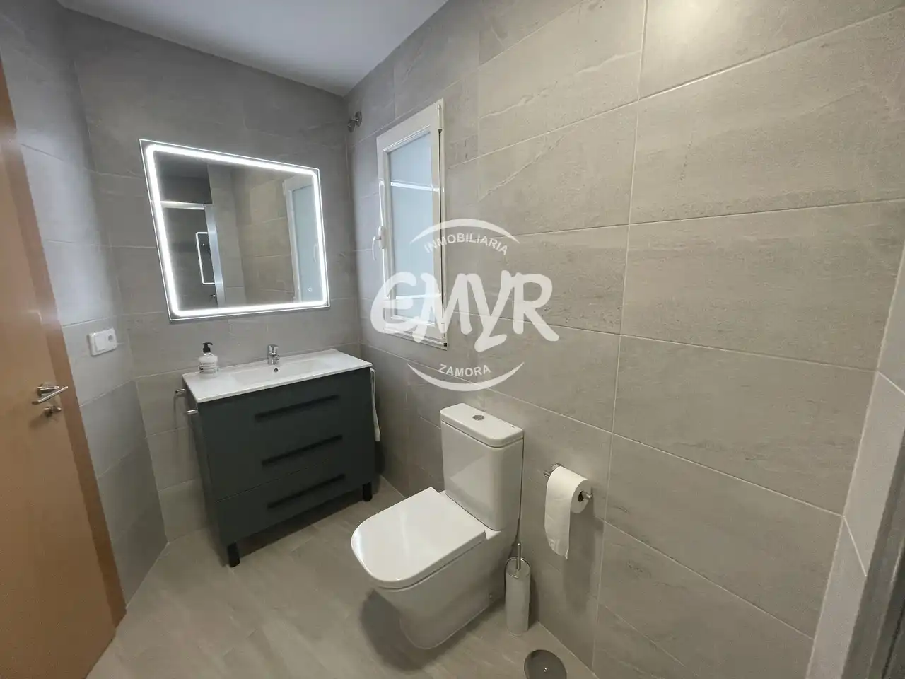 Bathroom of Flat for rent in Zamora Capital   with Heating, Furnished and Balcony
