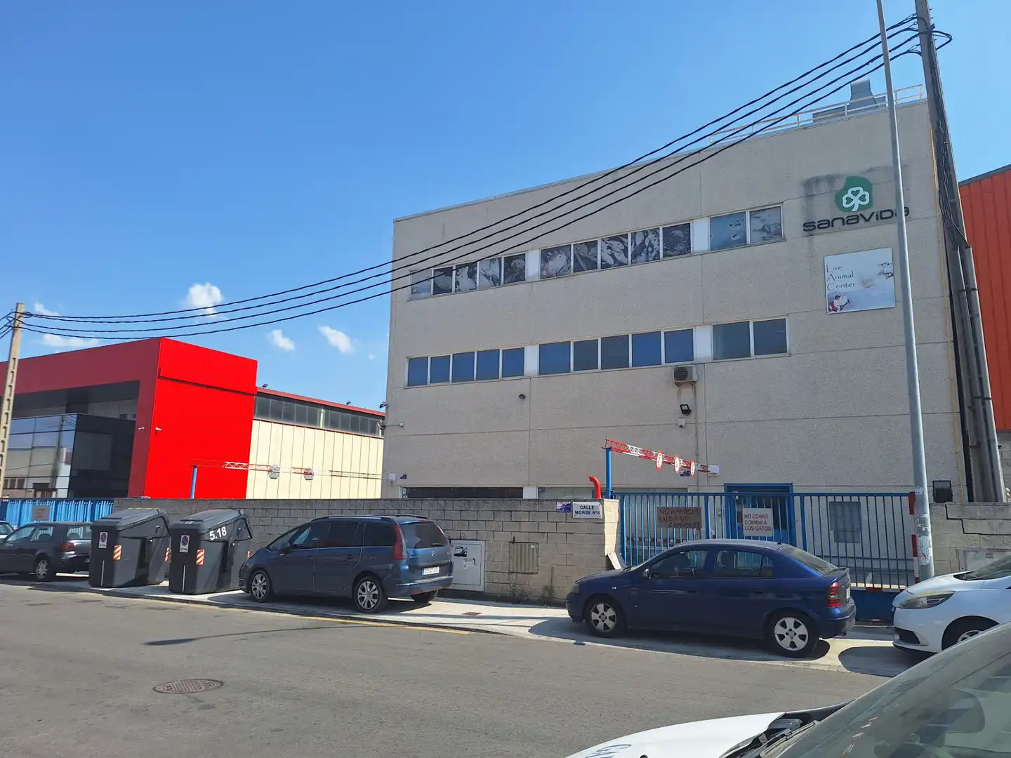Vista exterior de Nau industrial en venda en Getafe amb Alarma