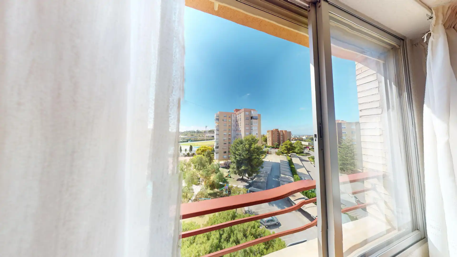 Habitación de Piso en venta en Alicante / Alacant con Aire acondicionado, Terraza y Amueblado