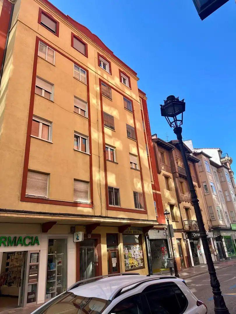 Pis amb ascensor en venda a Zona Sur - Barrio Cortes